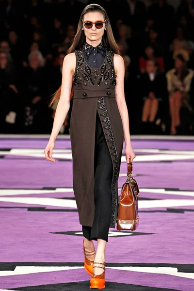 Look 17